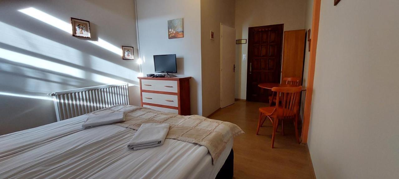 Forras Fogado Bed & Breakfast บุคเซค ภายนอก รูปภาพ