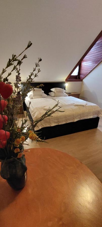 Forras Fogado Bed & Breakfast บุคเซค ภายนอก รูปภาพ