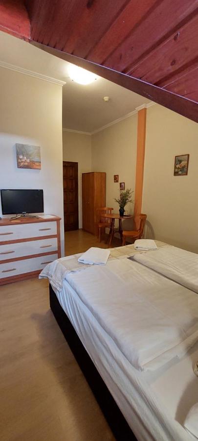 Forras Fogado Bed & Breakfast บุคเซค ภายนอก รูปภาพ