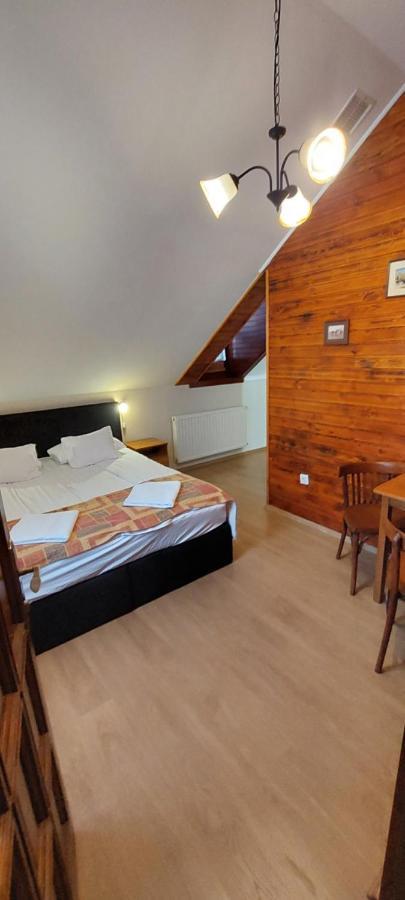 Forras Fogado Bed & Breakfast บุคเซค ภายนอก รูปภาพ