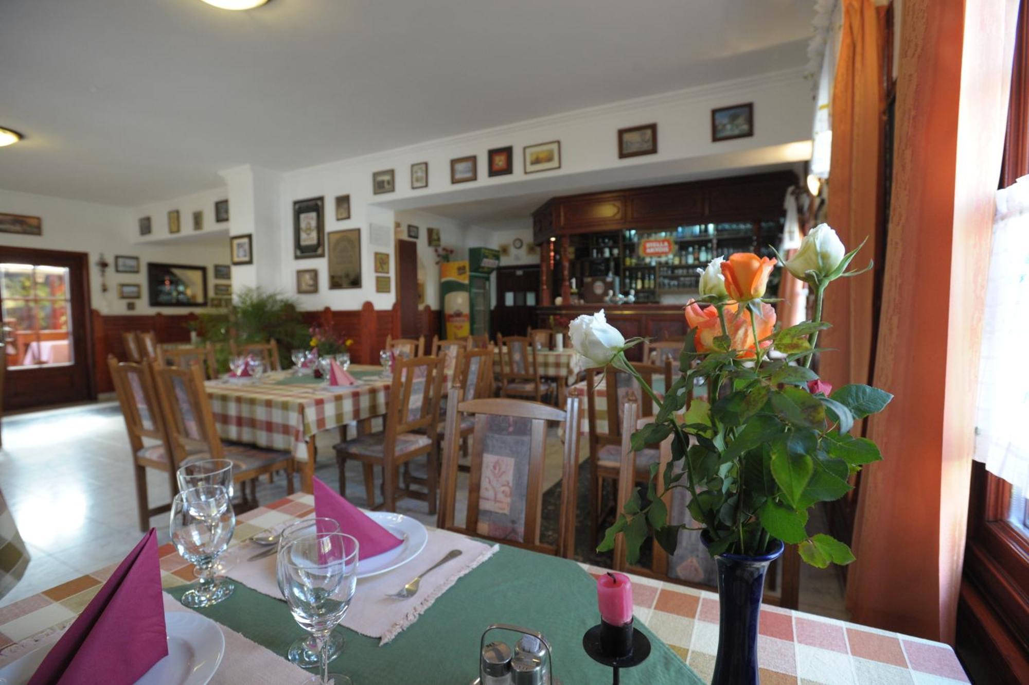 Forras Fogado Bed & Breakfast บุคเซค ภายนอก รูปภาพ