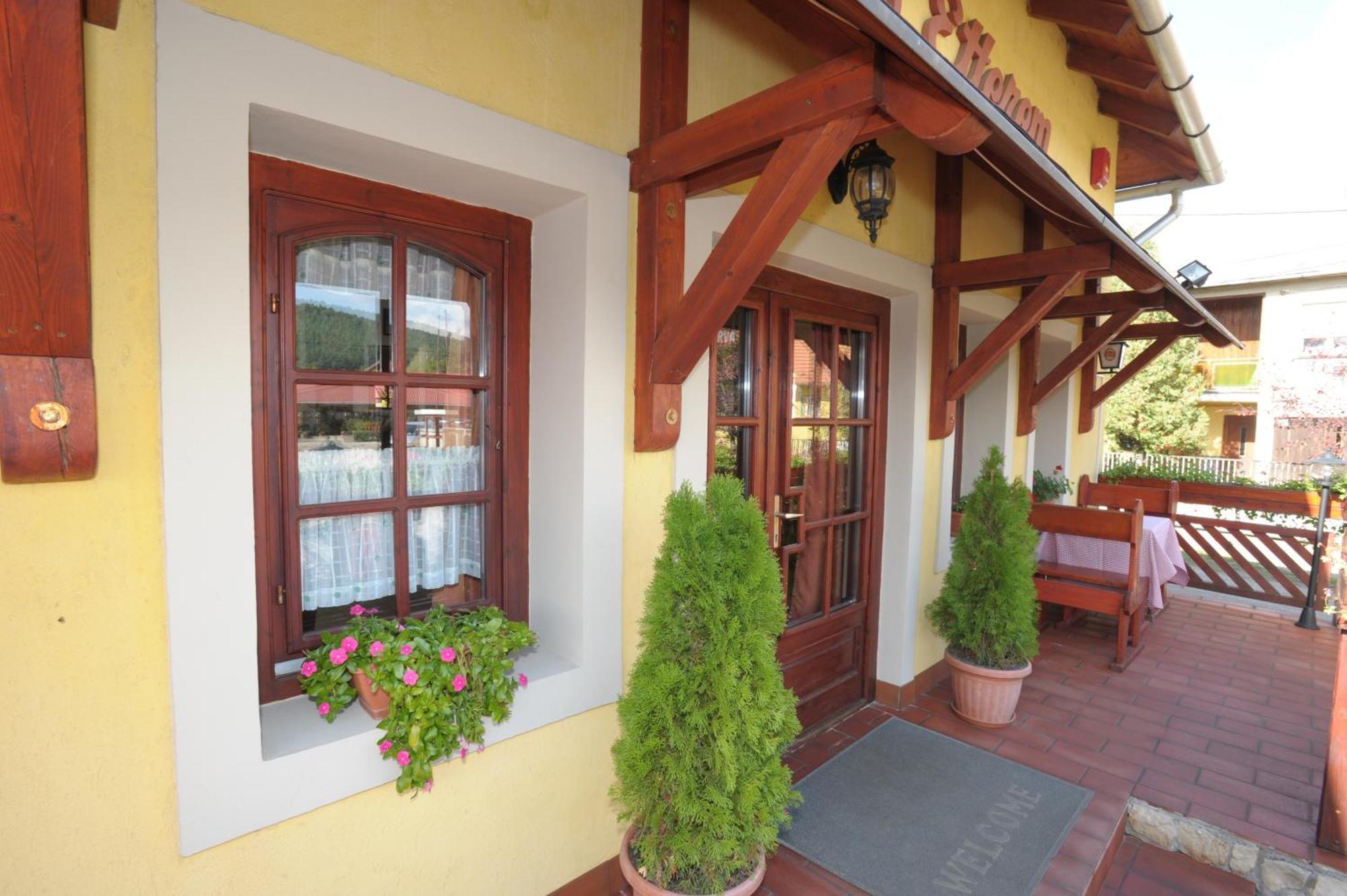 Forras Fogado Bed & Breakfast บุคเซค ภายนอก รูปภาพ