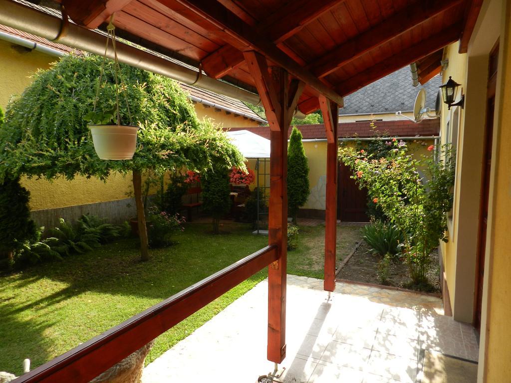 Forras Fogado Bed & Breakfast บุคเซค ภายนอก รูปภาพ