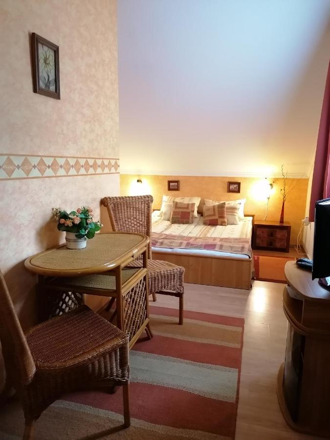 Forras Fogado Bed & Breakfast บุคเซค ภายนอก รูปภาพ