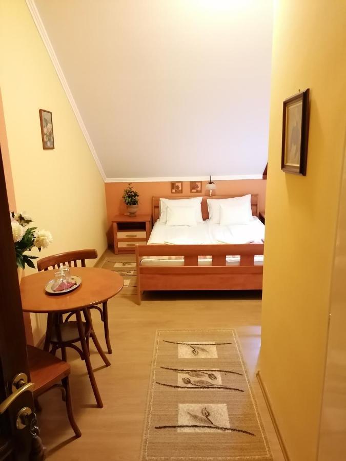 Forras Fogado Bed & Breakfast บุคเซค ภายนอก รูปภาพ