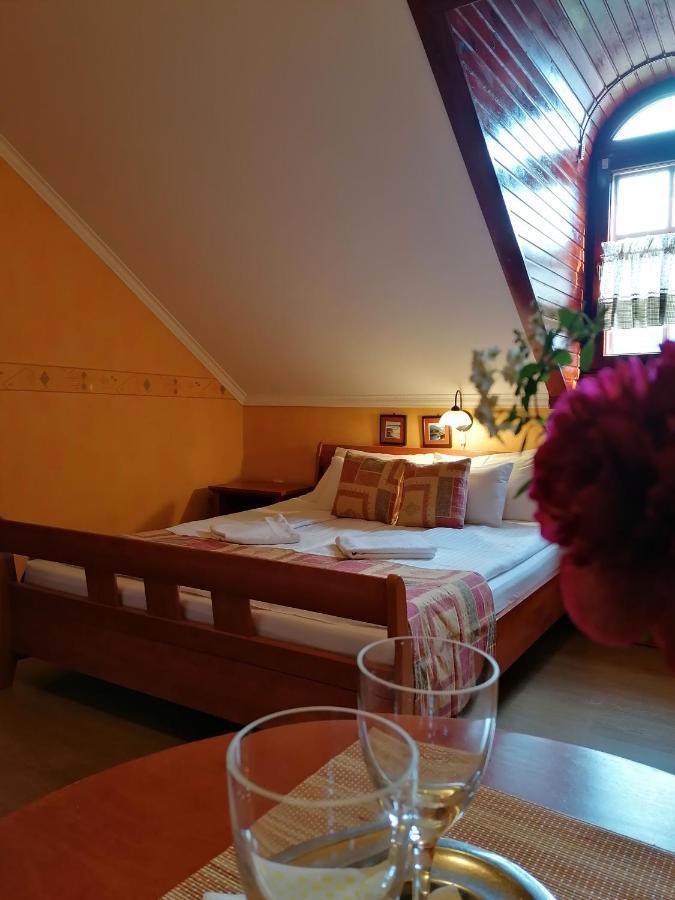 Forras Fogado Bed & Breakfast บุคเซค ภายนอก รูปภาพ