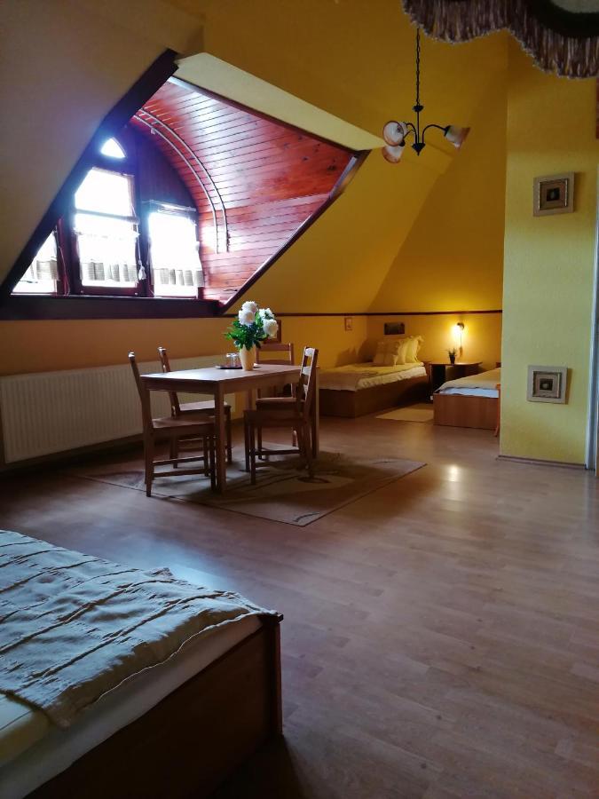 Forras Fogado Bed & Breakfast บุคเซค ภายนอก รูปภาพ